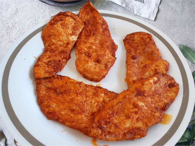 חזה עוף במרינדה אדומה בתנור, שניצל חזה עוף במרינדה