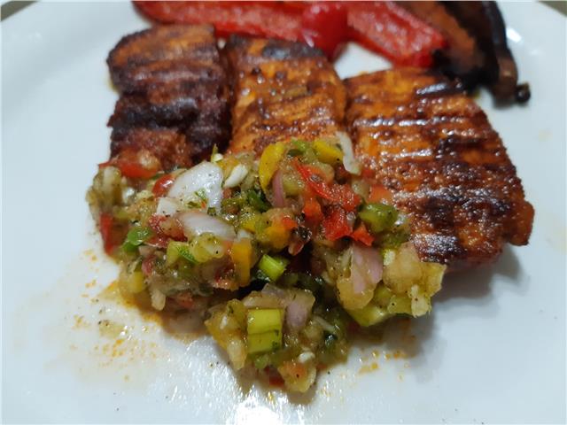 חזה עוף עם צ'ימיצ'ורי מלא טעם