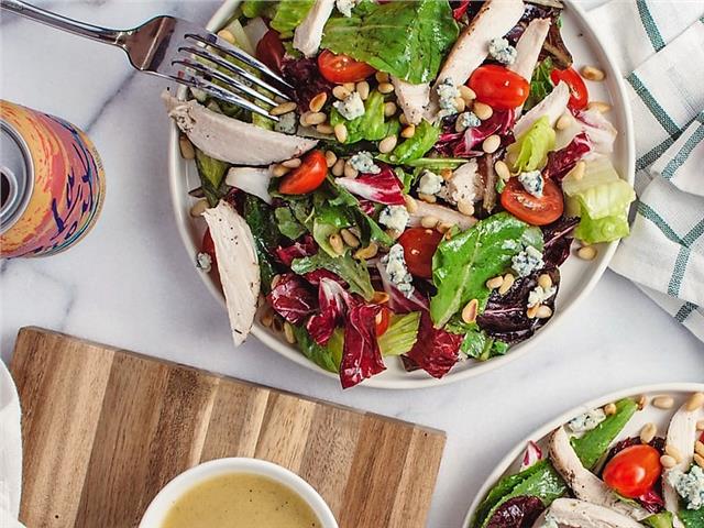 סלט עוף מהמם וקל להכנה