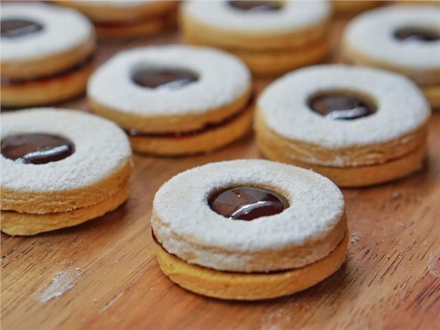 עוגיות סנדביץ' עם ריבה